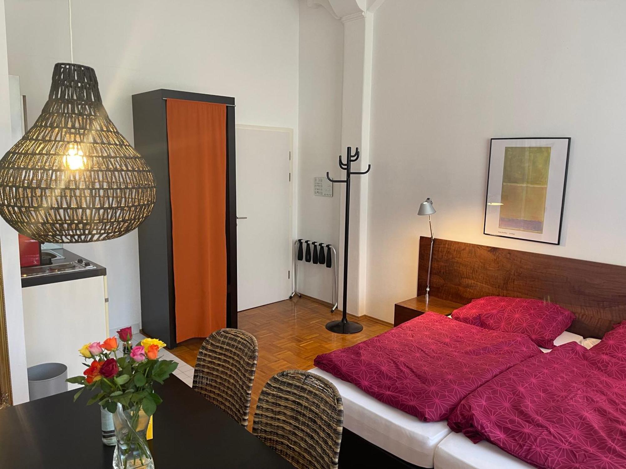 Whliving - Apartments & Studios In Констанц Экстерьер фото
